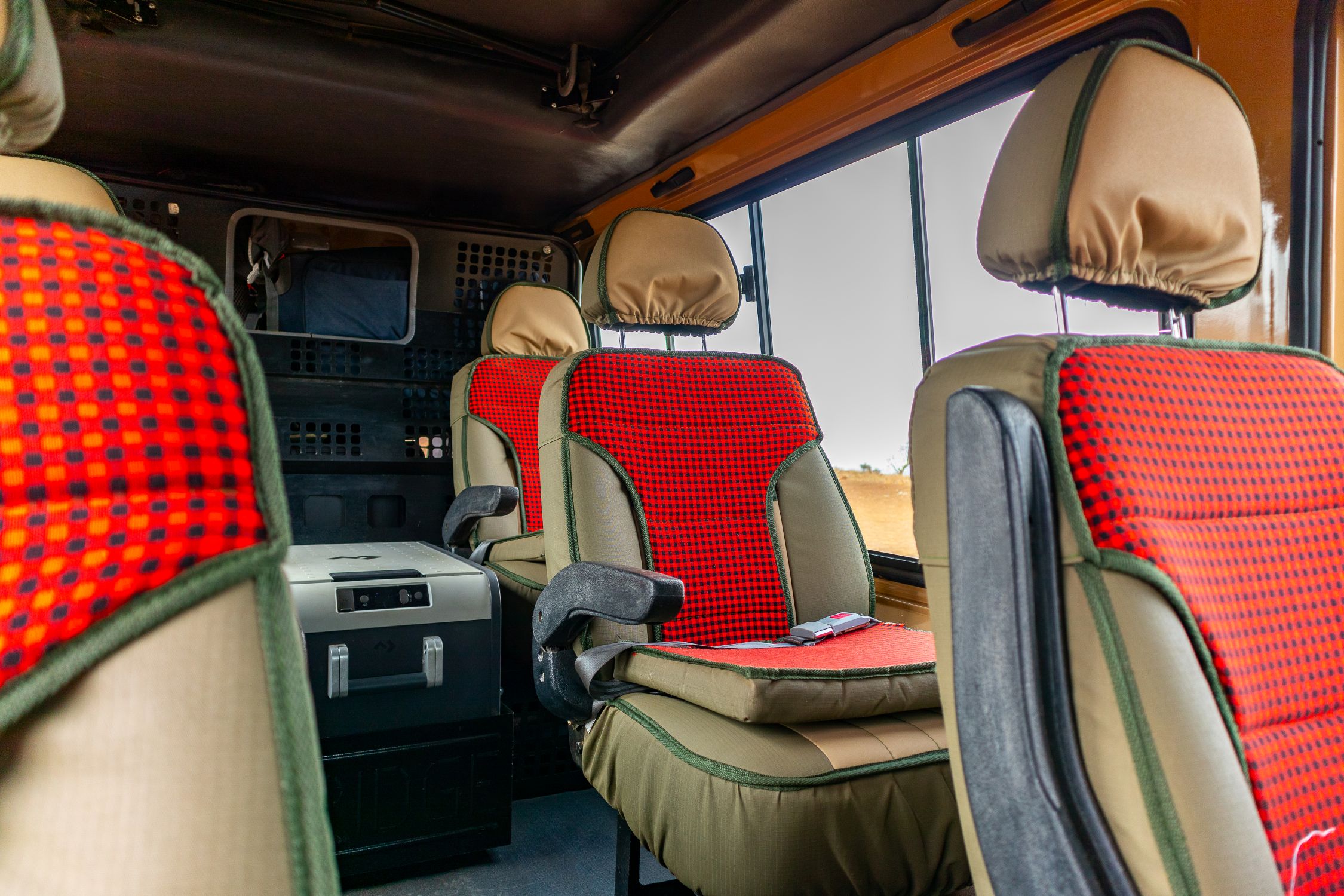 Rit van Tsavo West National Park naar Taita Hills Wildlife Sanctuary en Lumo Conservancy